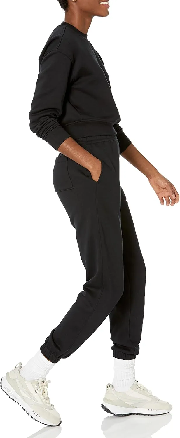 Amazon Essentials Women's Cropped Drop Shoulder Sweatshirt (Available in Plus Size)