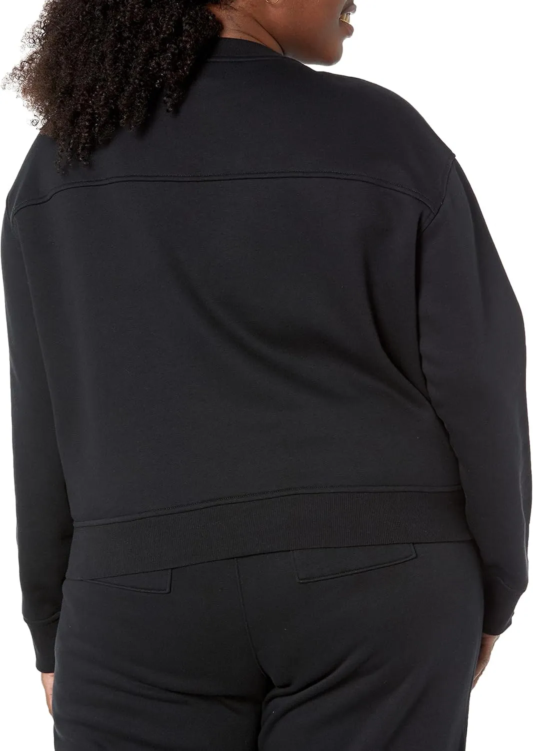 Amazon Essentials Women's Cropped Drop Shoulder Sweatshirt (Available in Plus Size)