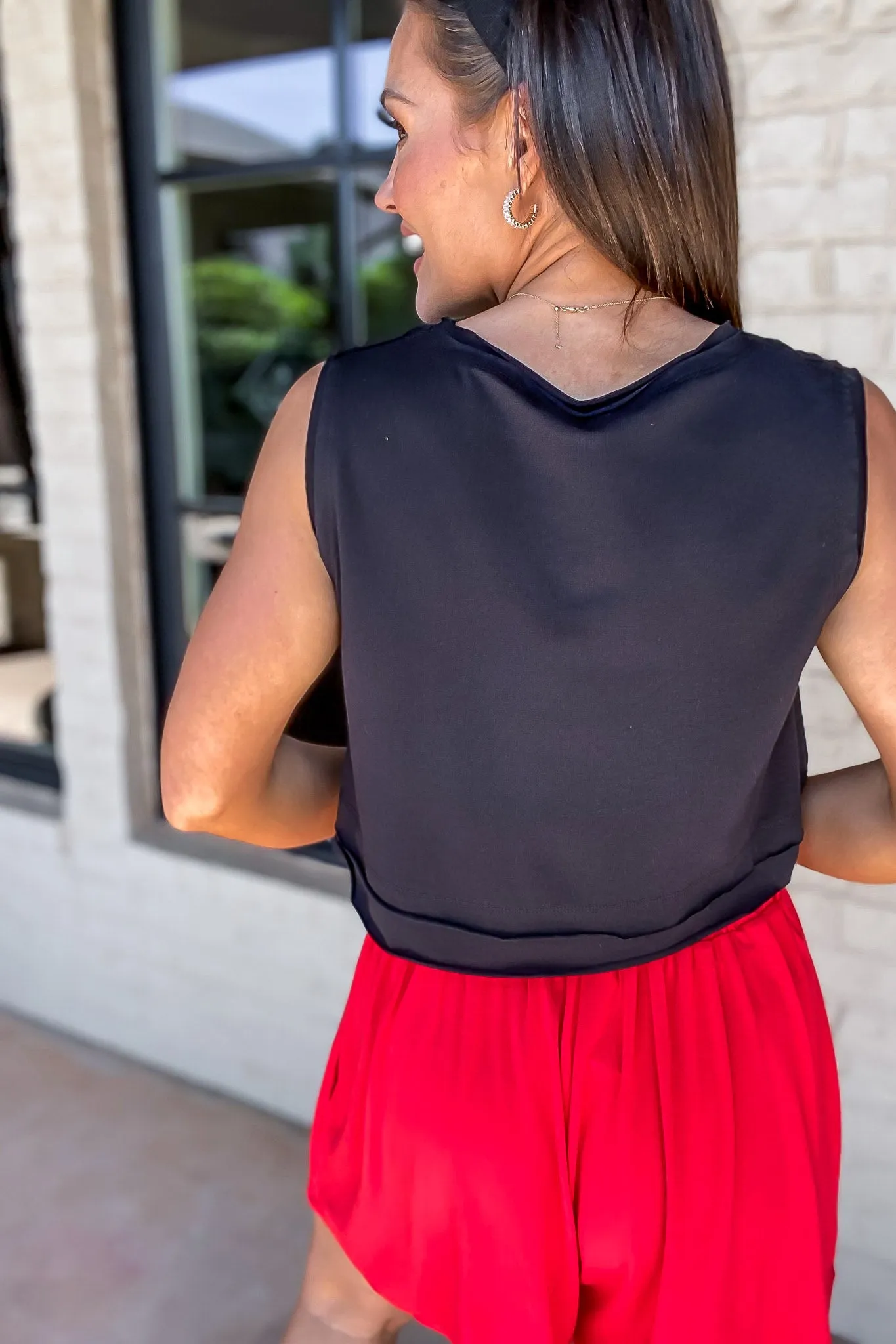 Double-Layered Black Edged Cropped Tank Top