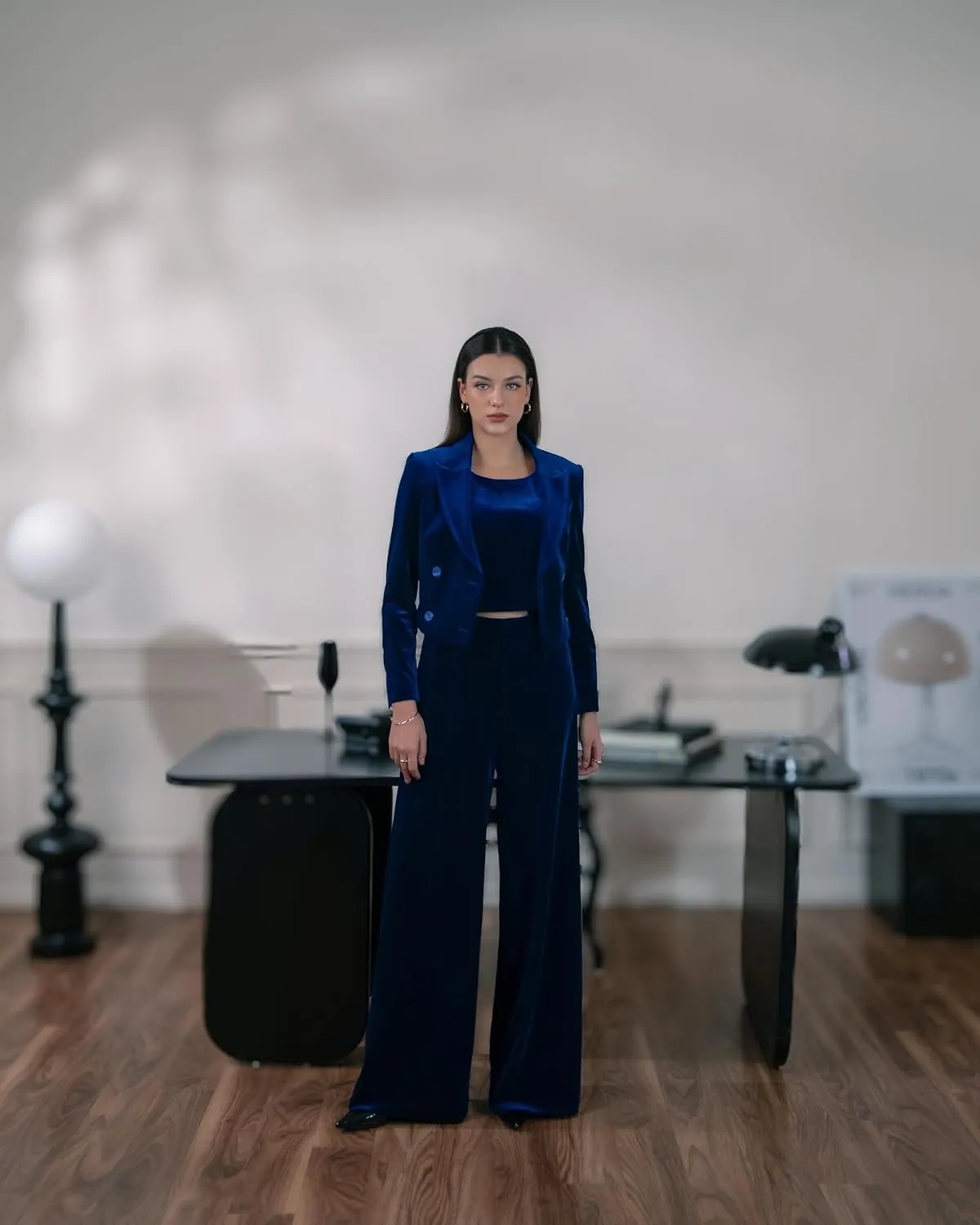 Women's Cropped Velvet Blazer Elegant Open Front Dressy Jacket with Long Sleeves, Business Casual Blazer for Work